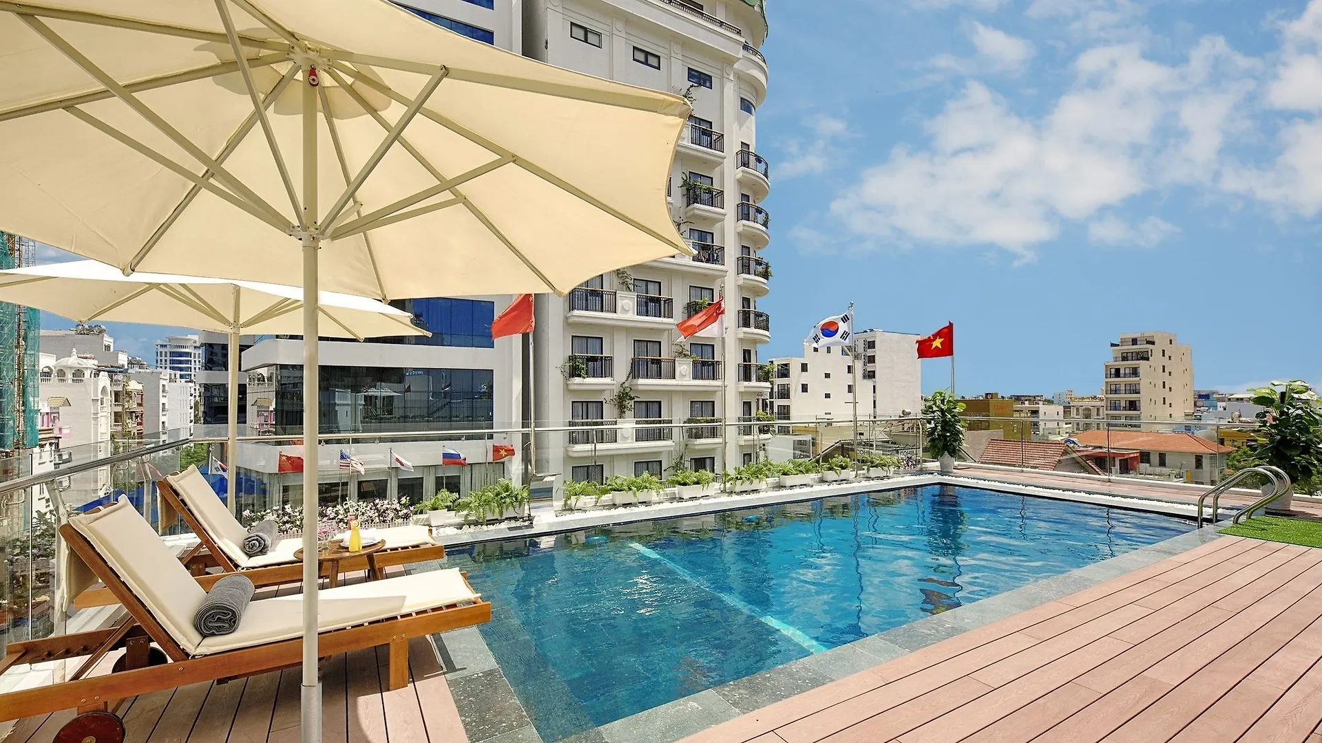 Grand Seaview Hotel & Spa Дананг